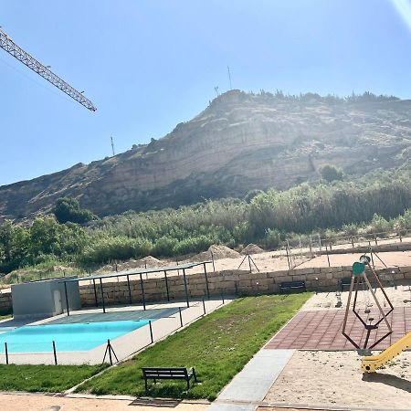 Precioso Piso Monzon Terraza, Parking,Piscina,Zona De Juegos มอนซ็อน ภายนอก รูปภาพ